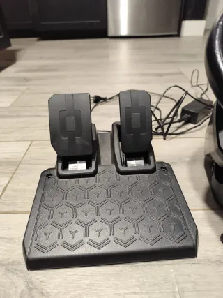 Volante y pedales gaming