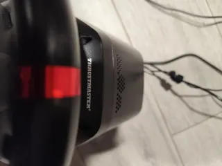 Volante y pedales gaming