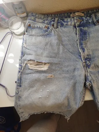 Pantalones vaqueros cortos Zara rotos talla 44