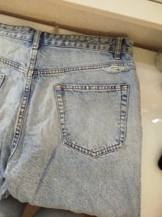 Pantalones vaqueros cortos Zara rotos talla 44