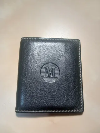 Cartera de hombre negra con logo M