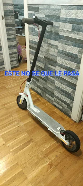 Dos Xiaomi Mi Electric Scooter para reparar