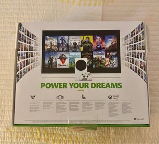 Xbox Series S + 2 Mandos + Base Carga