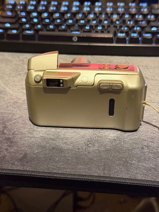 Nikon Lite Touch Zoom 130 ED Cámara