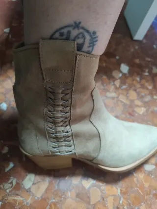 BOTINES MARCA CORINA