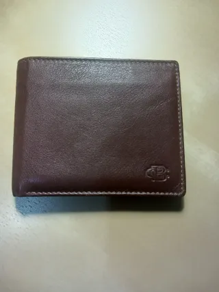Cartera de hombre de piel marrón