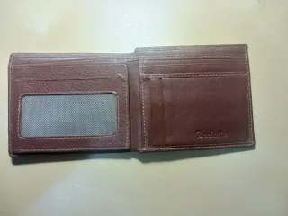 Cartera de hombre de piel marrón