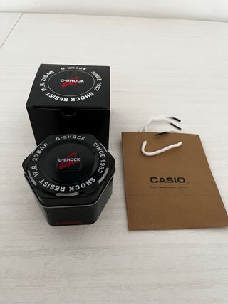 Reloj de Hombre Dorado y Negro