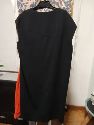 Vestido negro sin mangas