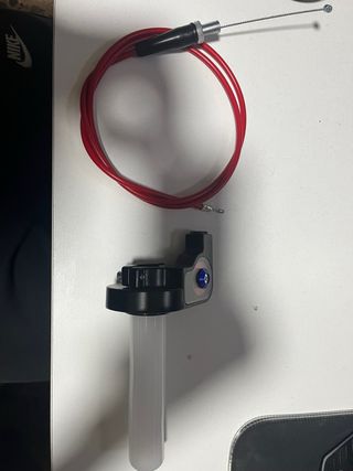 Puño Acelerador Corto Moto Cable Rojo y negro