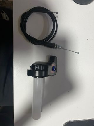 Puño Acelerador Corto Moto Cable Rojo y negro