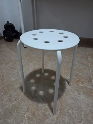 Taburete blanco