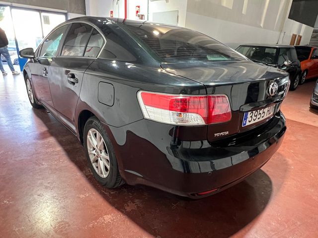 Toyota Avensis 120D 2011