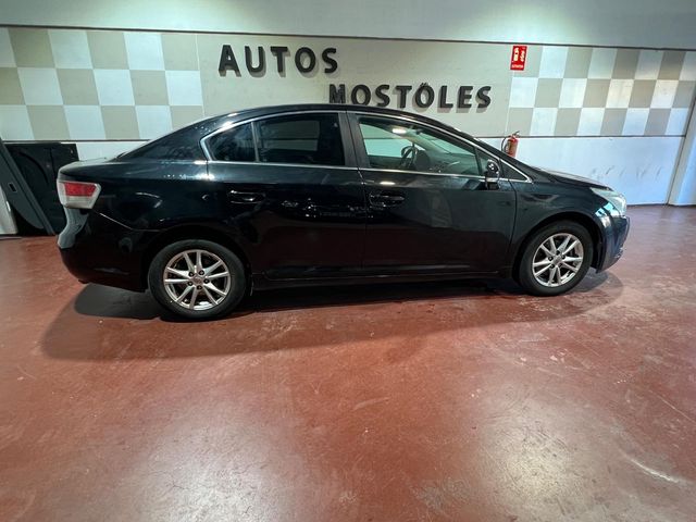 Toyota Avensis 120D 2011