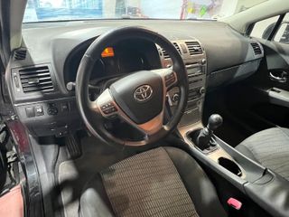 Toyota Avensis 120D 2011