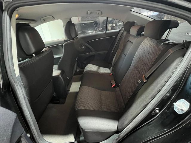 Toyota Avensis 120D 2011