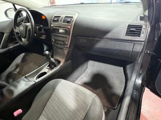 Toyota Avensis 120D 2011