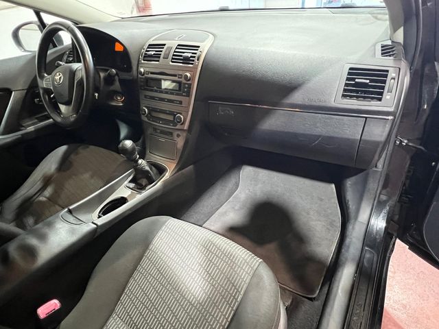 Toyota Avensis 120D 2011