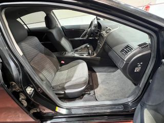 Toyota Avensis 120D 2011