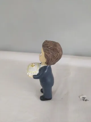 7  Figura niño comunión Mopec con anillos