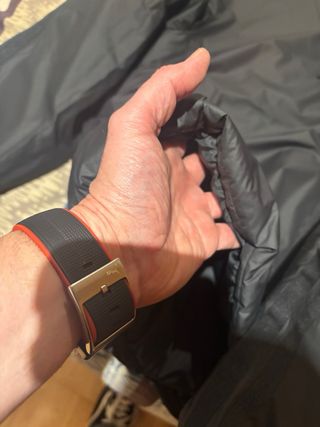 Plumífero Adidas negro con capucha