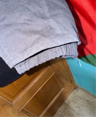 Abrigo Supreme Negro con Capucha