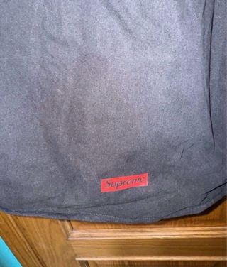 Abrigo Supreme Negro con Capucha