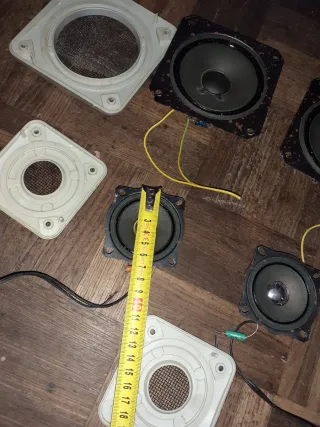 Lote altavoces 2 de 10w 8 ohnios y 2 6w 8 ohnios.