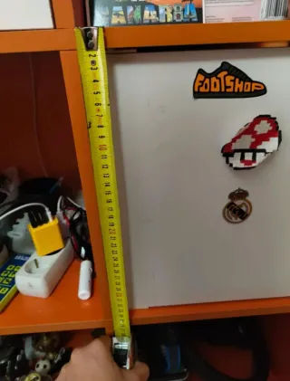 Estantería modular naranja y blanca