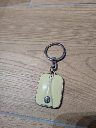 Portachiavi Vespa Piaggio anni 70/80 beige