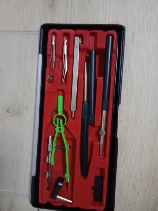 Estuche Compás Vintage Años 80 sin estrenar.