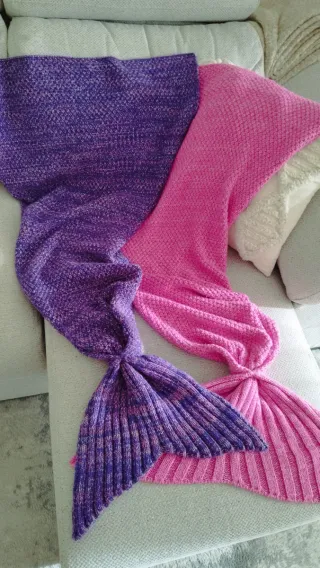 Manta cola de sirena tejida morada