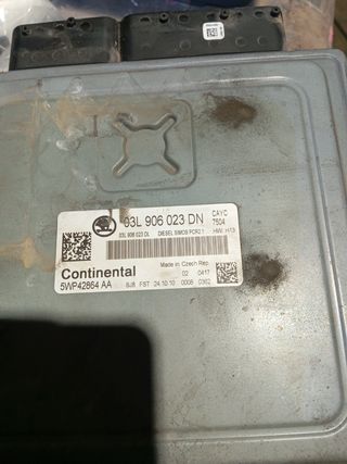 Centralita Skoda 03L 906 023 DN