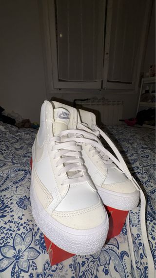 Zapatillas Nike Mujer Blancas/Beige (Sin estrenar)