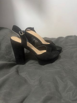 Tacones negros de plataforma