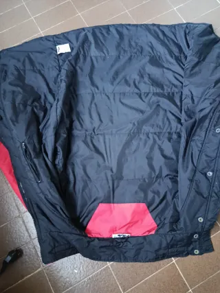 Parka Fila Vintage Negra y Roja