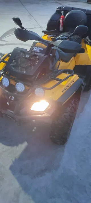 Can-Am Outlander 800R MAX Atv quad