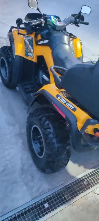Can-Am Outlander 800R MAX Atv quad