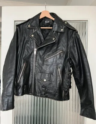 Chupa/chaqueta cuero T.L/M (medidas en texto)