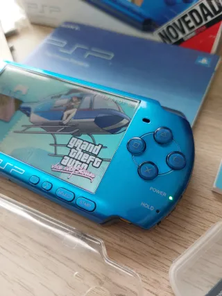 PSP 3000 azul en caja