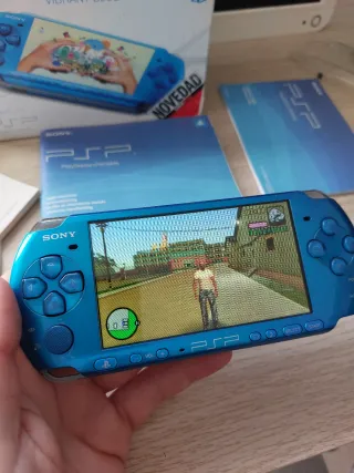 PSP 3000 azul en caja