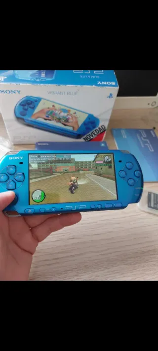 PSP 3000 azul en caja