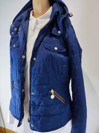 Cazadora azul Massimo Dutti con capucha