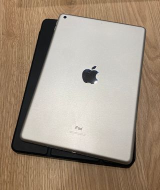 iPad 7a Gen con Funda y Protector 10,2"