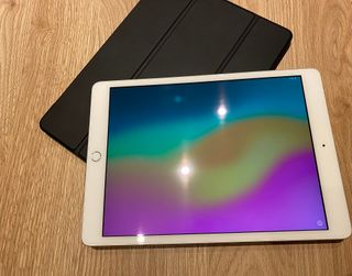 iPad 7a Gen con Funda y Protector 10,2"