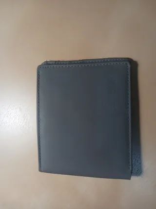 Cartera de hombre gris