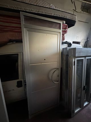 Puerta y ventanas de aluminio