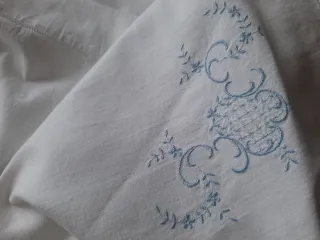 Lenzuolo con 2 federe ricamate metà '900