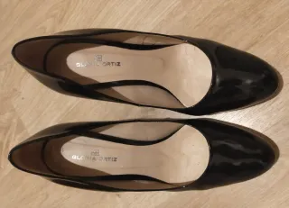 Zapatos Gloria Ortiz charol negros Talla 40