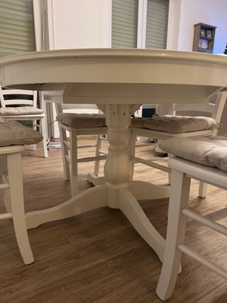 Tavolo rotondo allungabile bianco e sedie